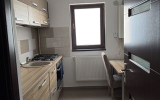 Vand apartament cu 3 camere, decomandat, etaj 1 - Poză 3