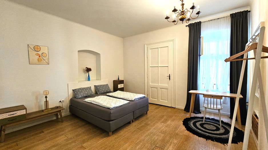 Apartament spectaculos de închiriat 4 camere 4 băi Centrul Istoric - Poză 15