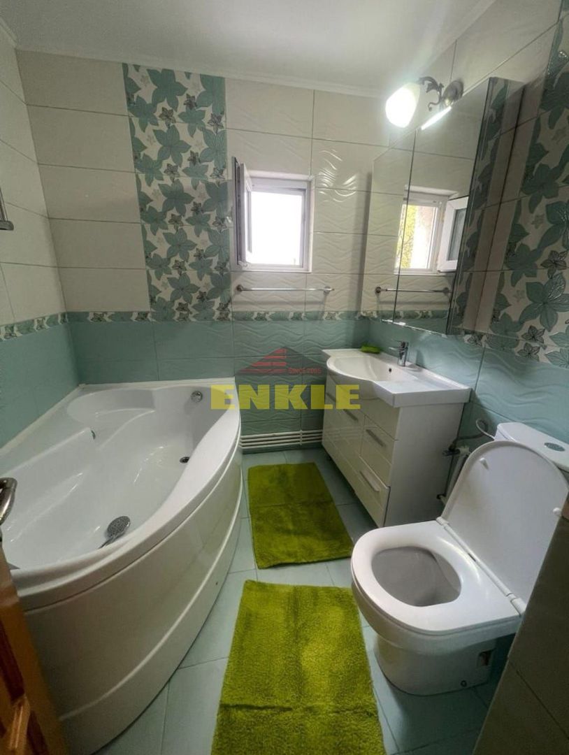 De închiriat apartament 4 camere decomandat - Poză 8
