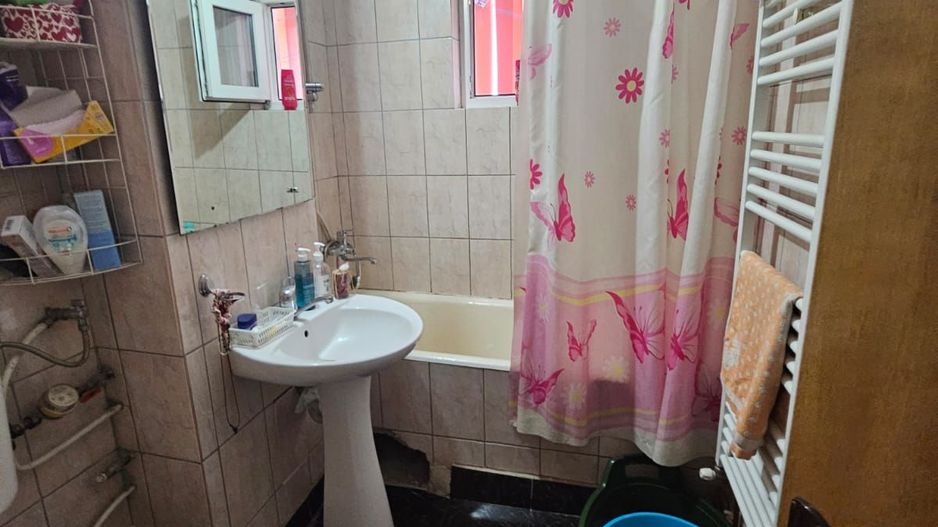 De vânzare apartament 3 camere, Prudu – Complex 2 - Poză 8