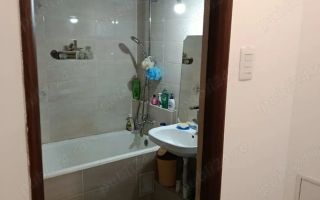 Vanzare apartament 3 camere semidecomandat - Poză 1