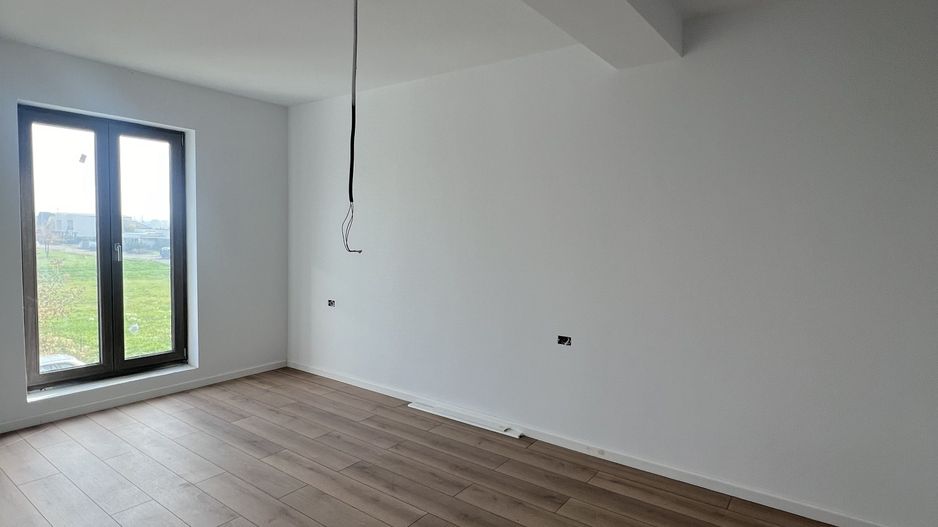 Vila 4 camere Dumbravita - Poză 6