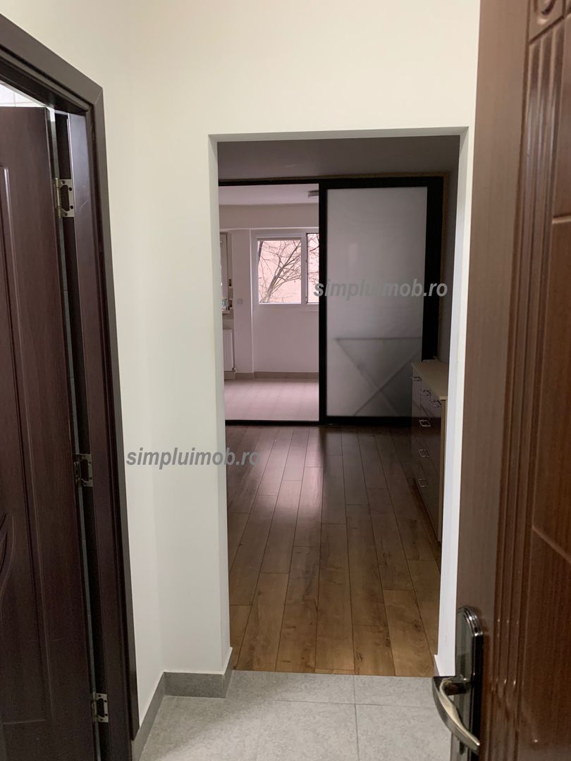 VANDUT! Garsoniera renovata etaj 1 bloc reabilitat - Poză 7