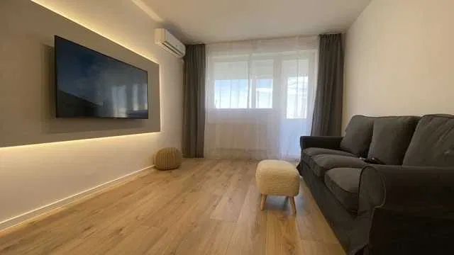 Apartament 3 camere de vanzare, complet renovat, Drumul Taberei - Poză 1