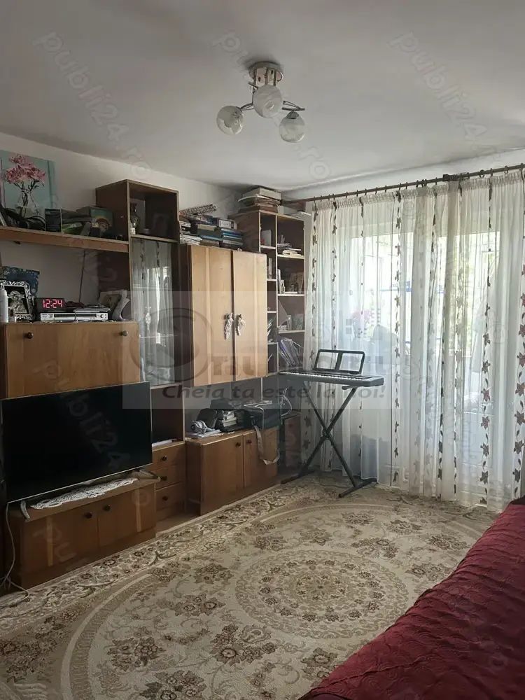 Ap cu 3 camere în Păcurari,izolat+geam la baie 108.000 euro negociabil - Poză 6