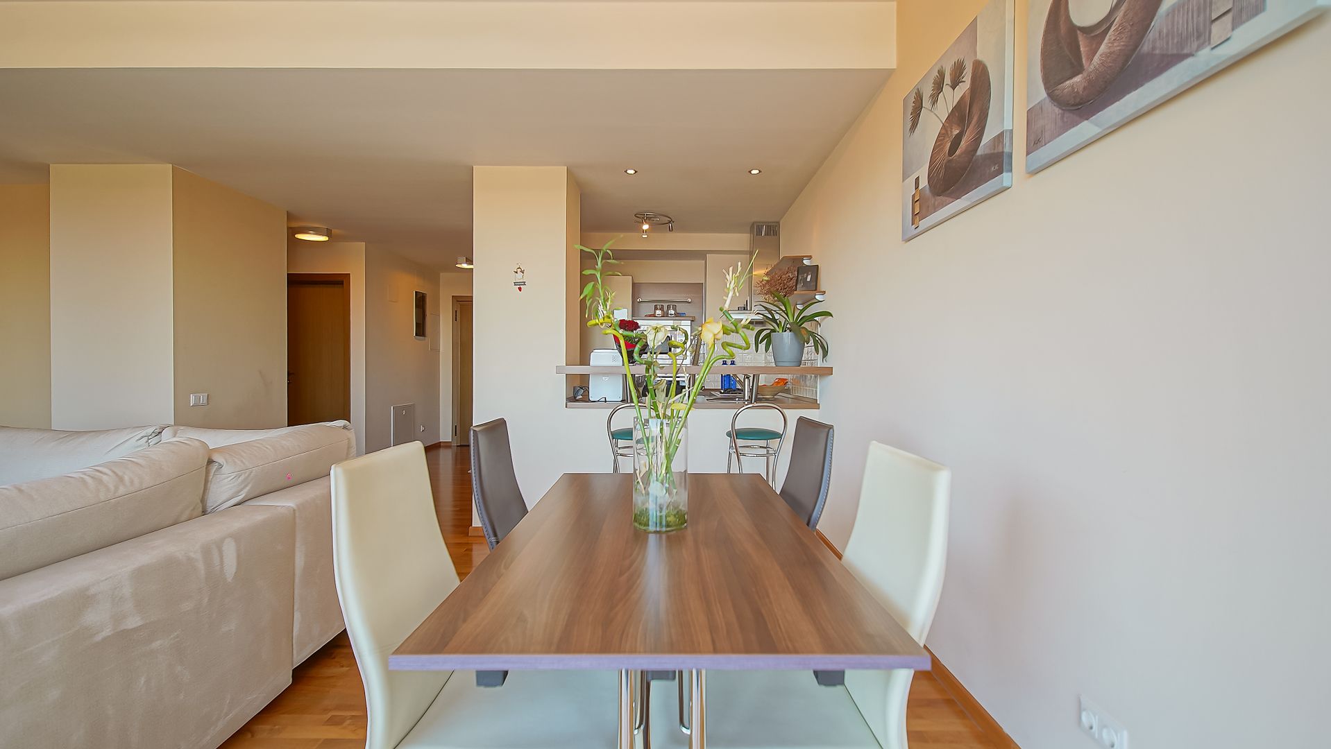 2 CAMERE 81 MP | DOUA BAI, TERASA SI BOXA | BELLEVUE DRUMUL POIENII - Poză 5