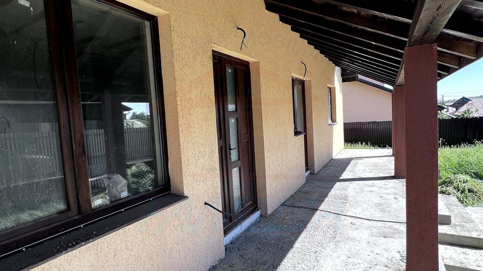 Vanzare casa P+M in Sendreni( in spatele Primariei), pret 99 000 euro - Poză 4