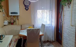 Apartament cu 3 camere de vanzare - Poză 2