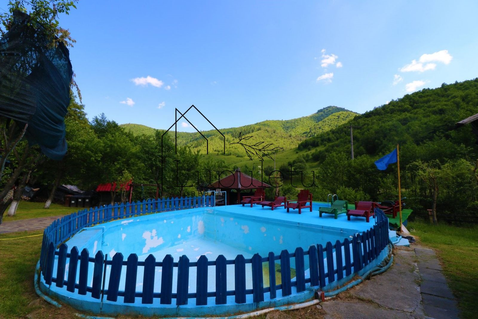 Pensiune de vânzare | 400 MPU | 10 Camere | Rasinari - Curmatura - Poză 15