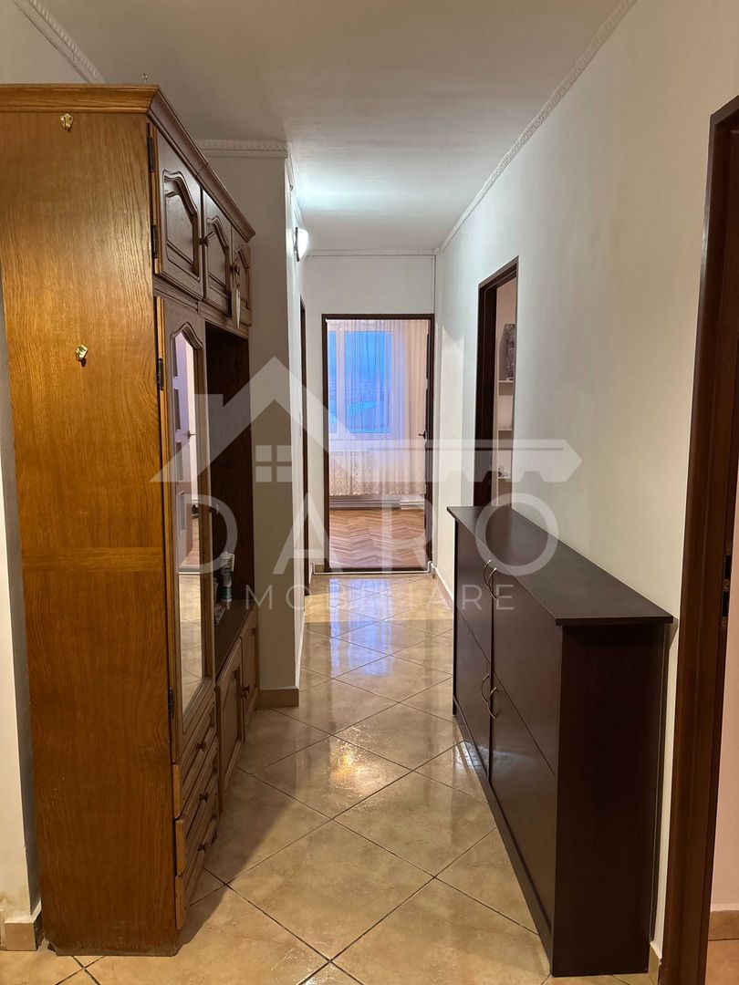 INCHIRIERE Apartament spațios cu 3 camere în zonă centrală - Poză 3