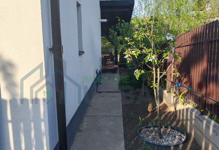 Vilă 4 camere, 2 băi, teren 488 mp, asfalt, canalizare – Bârnova - Poză 18