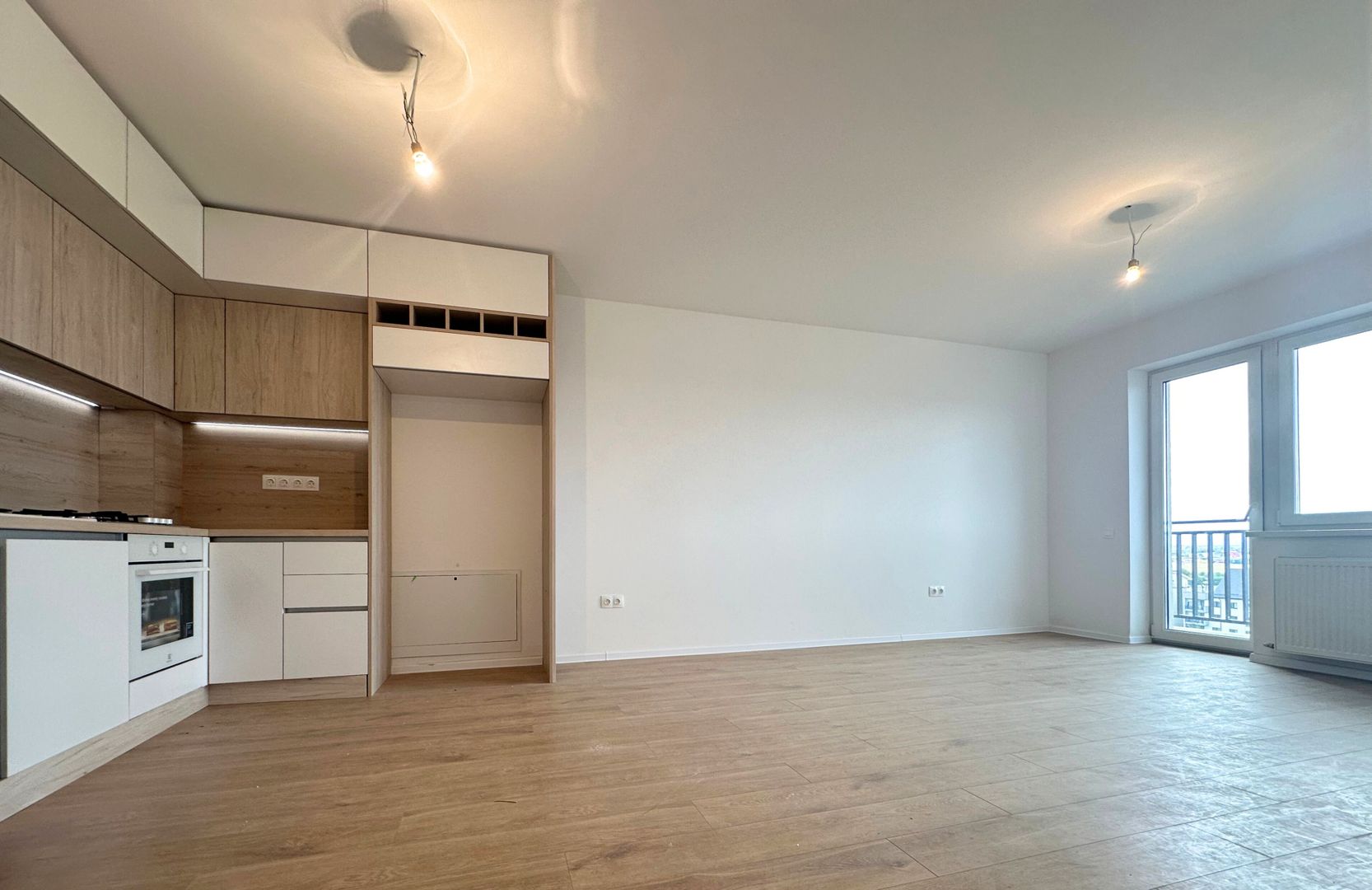 Apartament tip studio cu bucătăria mobilată zona Coresi Brasov - Poză 19