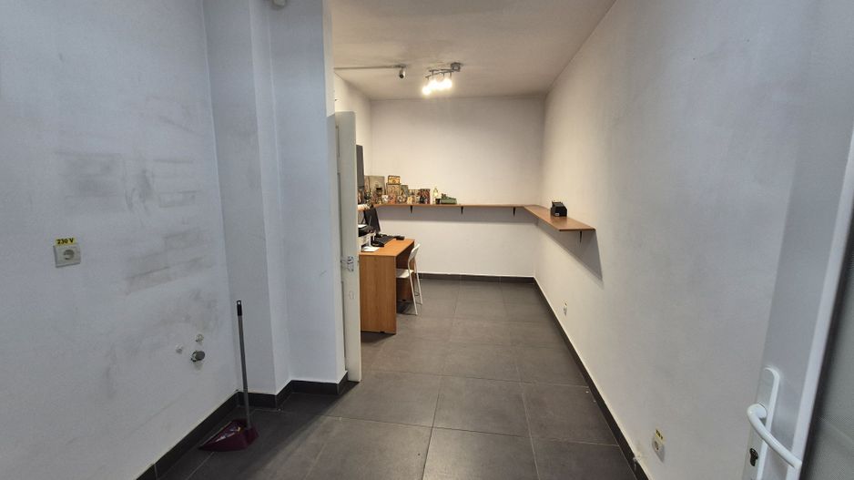 Spatiu comercial 109,54 + 2 locuri de parcare - Varteju - Poză 12