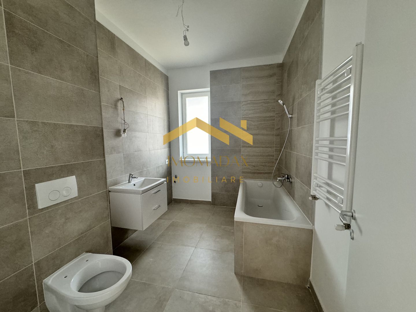 Aradului-Apartament 3 Camere-Centrala Proprie - Poză 4