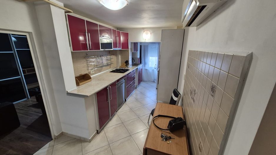 De inchiriat apartament cu 3 camere, etaj 3, Micro 16, 450 euro - Poză 2