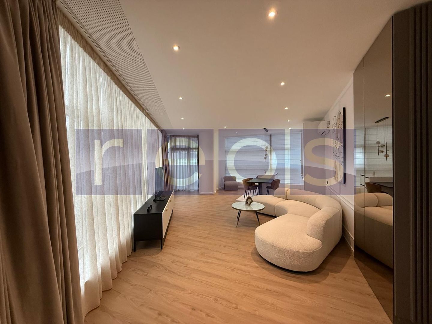 INCHIRIERE 4 CAMERE | ONE NORTH LOFT | MOBILAT SI UTILAT LUX | LOC PARCARE | - Poză 8