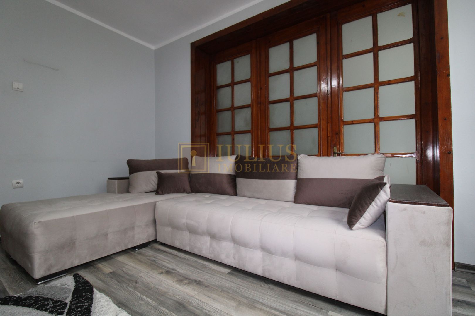 3 camere, curte comuna, centrala proprie. - Poză 1