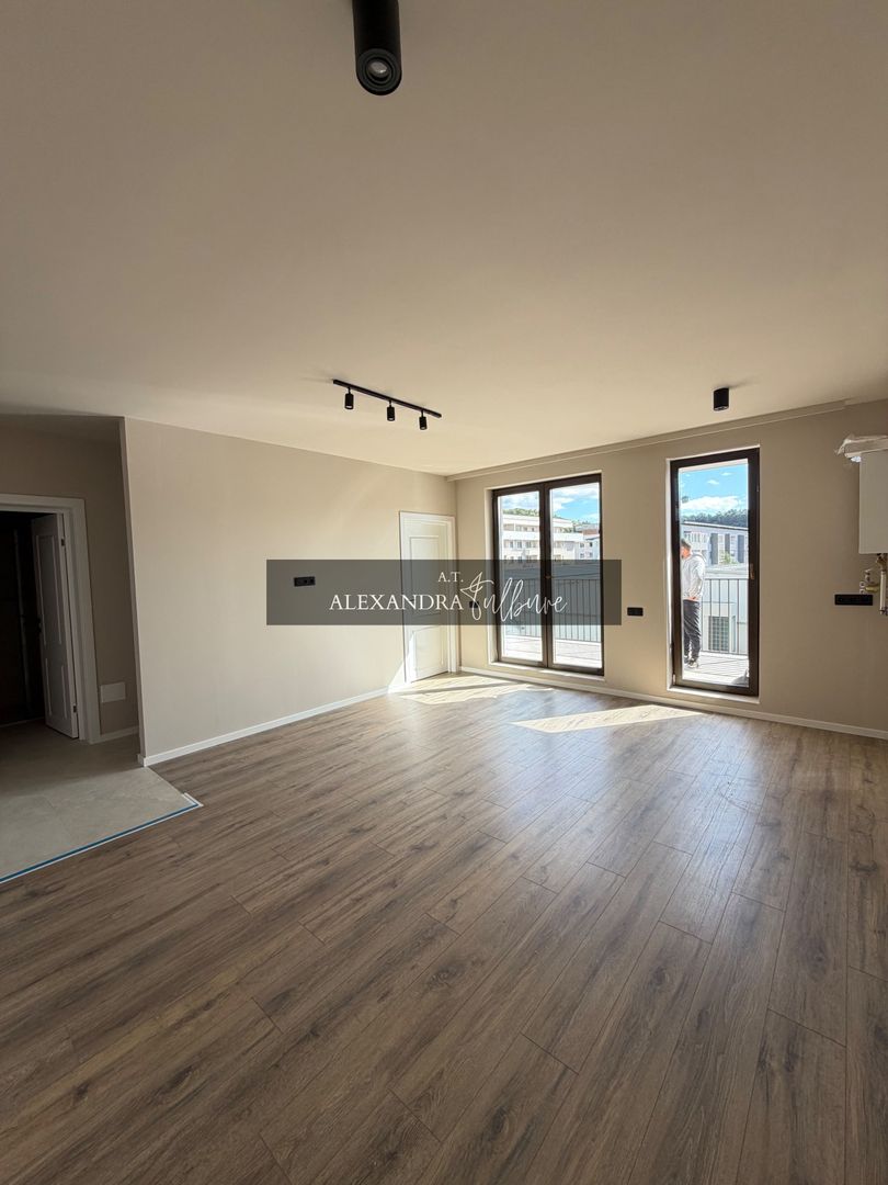 Apartament 2 camere, terasa, etaj intermediar, garaj, Eroilor - Poză 1