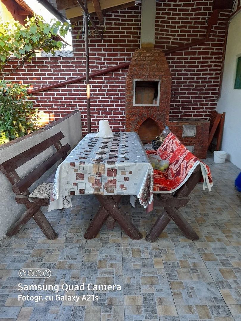 🏡 CASĂ SPAȚIOASĂ CU 5 CAMERE, CURTE ȘI TEREN - Poză 2