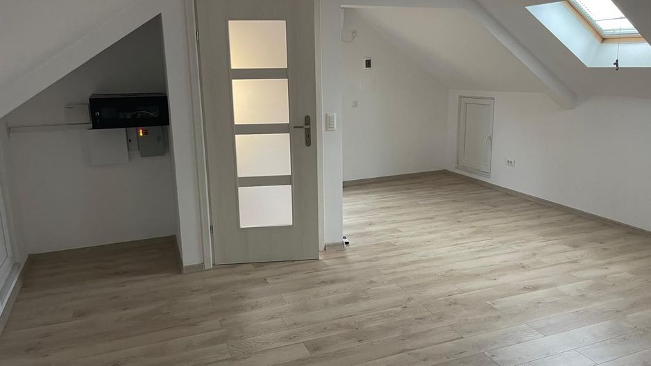 Chirie casă 3 camere ,terasa, curte acces auto – par Bratianu-1000 e/l - Poză 6