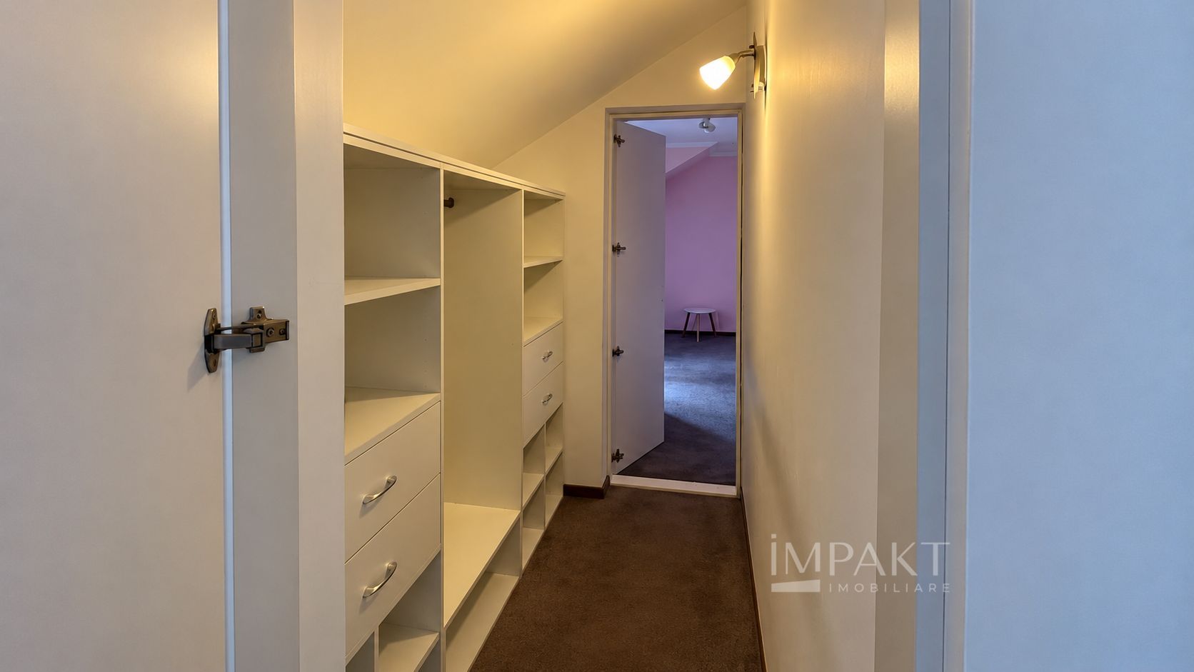 Casă tip duplex cu 5 camere, 2 băi, terasă și 4 locuri de parcare - Poză 12