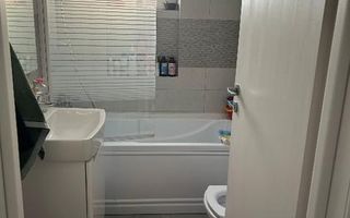 vand  apartament  2 camere utilat si mobilat - Poză 7