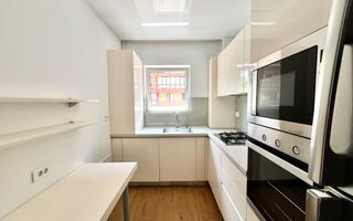 Inchiriere apartament Floreasca Residence | View gradina interioara - Poză 5