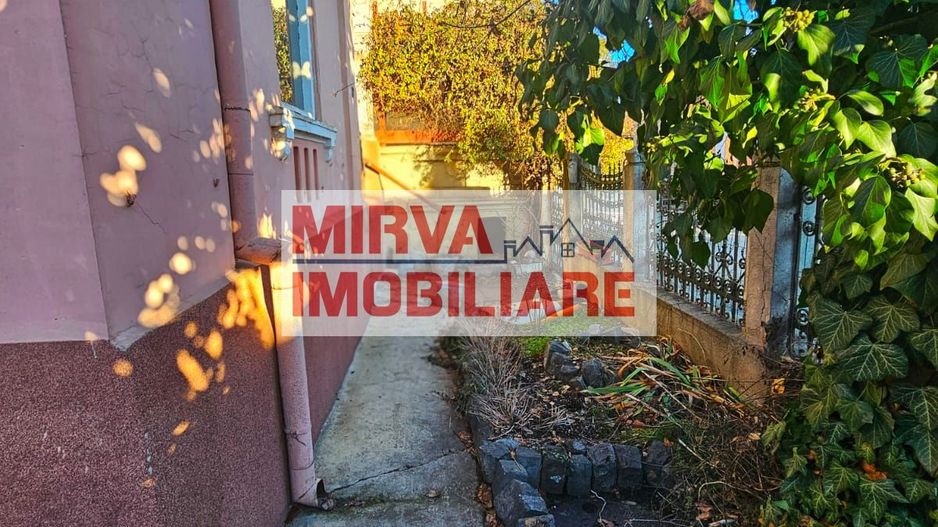 Casă cu arhitectură interbelică, 5 camere, teren 409 mp – Central - Poză 62