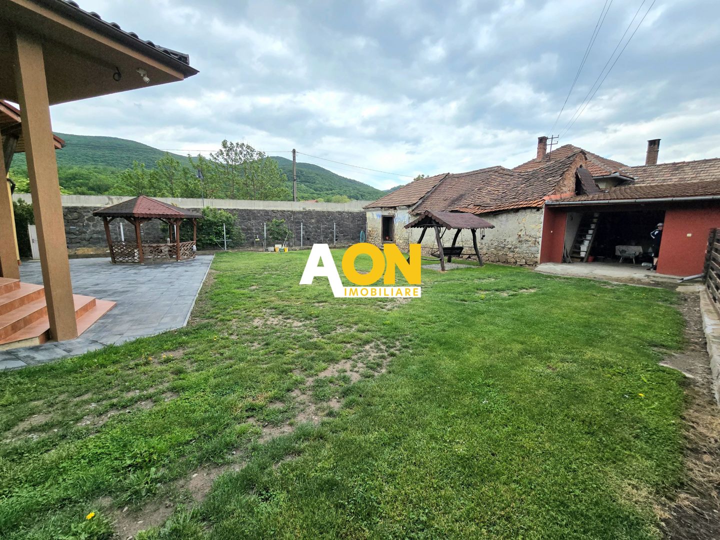 Casă Individuală, 1715mp Teren, Ampoița - Poză 2