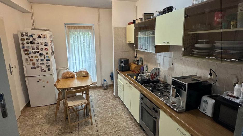 Casă / Vilă cu 5 camere zona Lunei - Poză 8