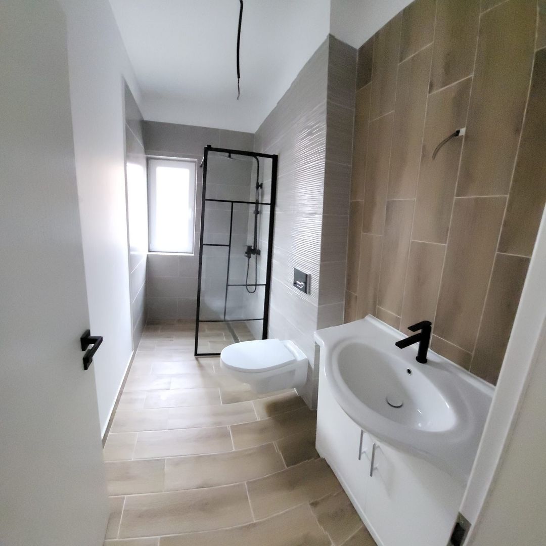 1\2 Duplex Utvin P+E,5 Camere,2 Bai,Toate Utilitatile - Poză 6