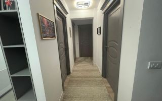 De vanzare apartament 3 camere zona Sos Voinesti, langa noul Kaufland - Poză 3