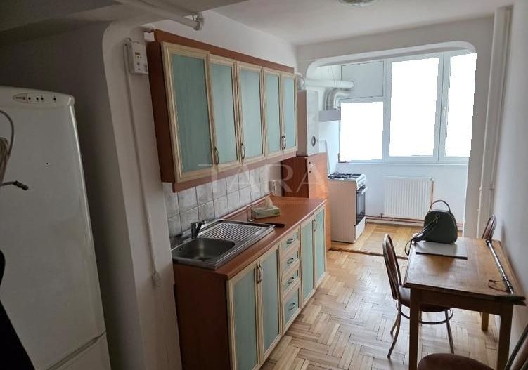 Apartament luminos, balcon generos și orientare vestică, Grigorescu. - Poză 1