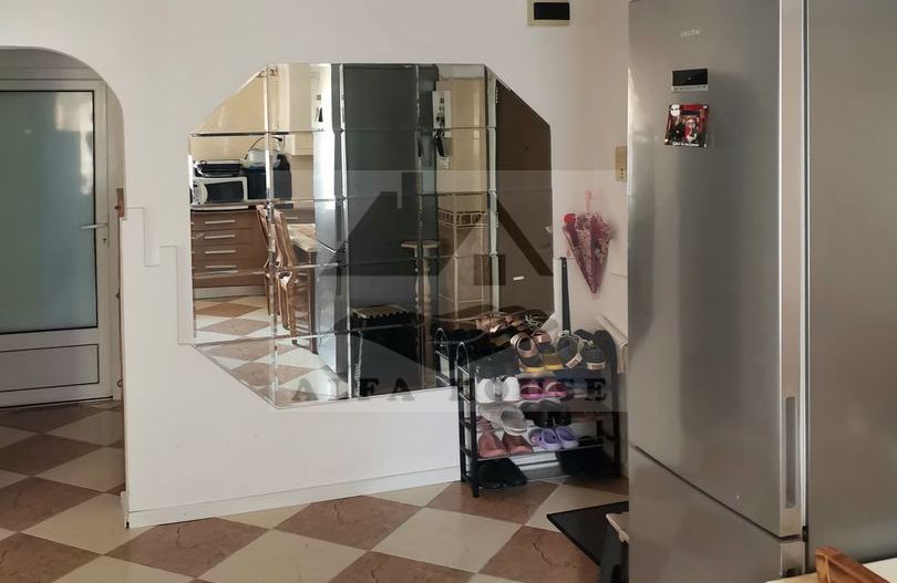 Apartament cu trei camere, zona Racadau 74 mp - parcul Trandafirilor - Poză 8