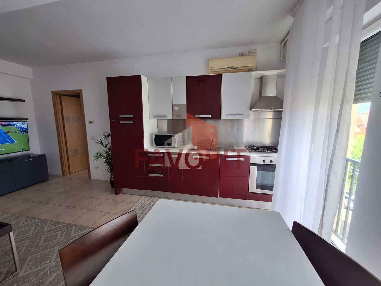 Bloc nou. Etaj intermediar. Pozitie excelenta - Poză 2