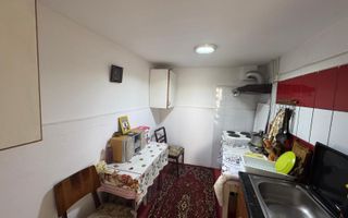 Casă cu 7 camere, în spatele stadionului - Poză 7