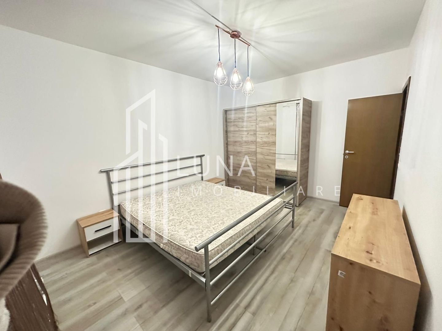 Apartament 2 camere | Decomandat | Tractorul | Pet Friendly - Poză 2