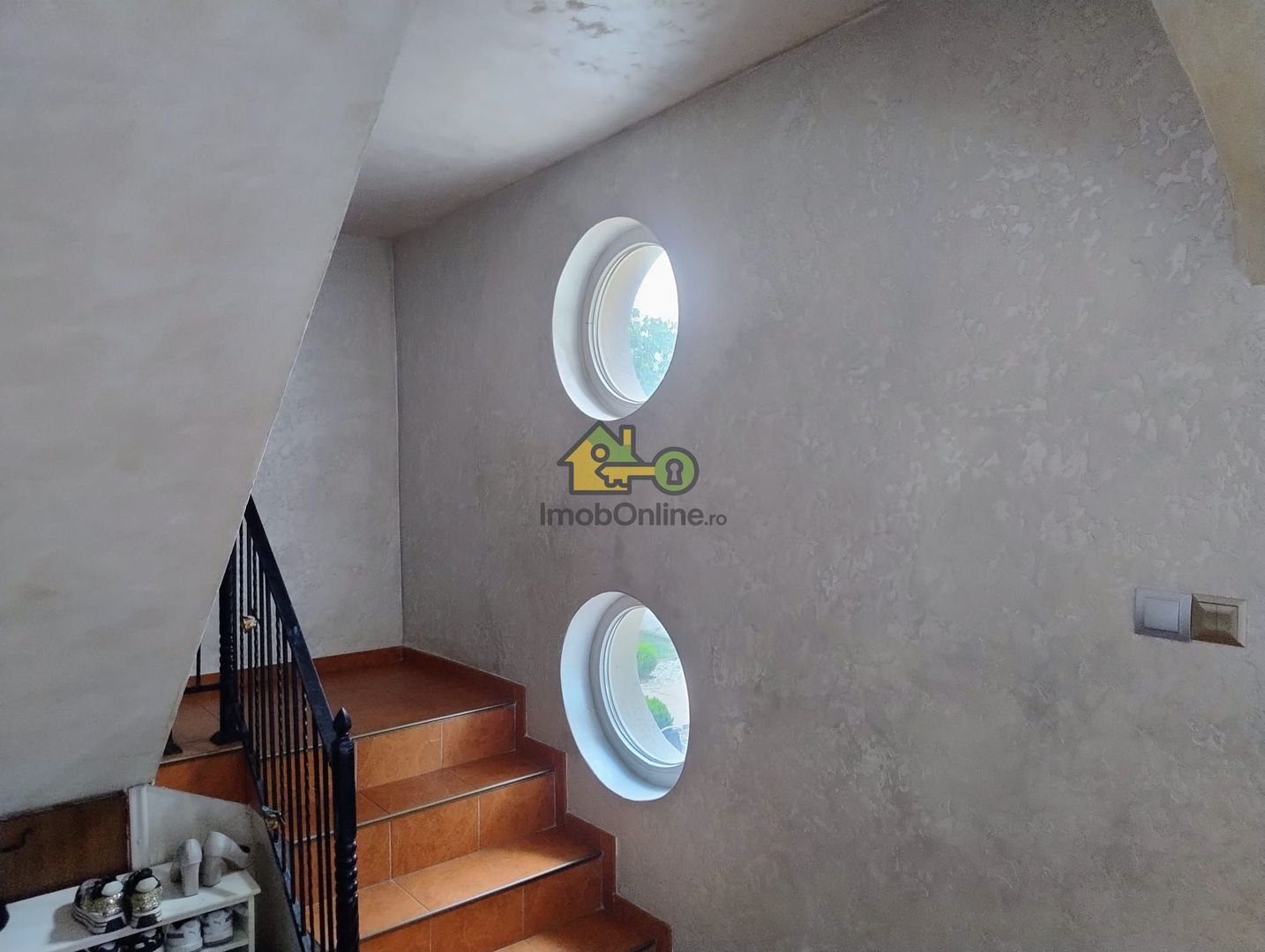 Vilă elegantă cu design luxos și grădină superb amenajată în Șag - Poză 14