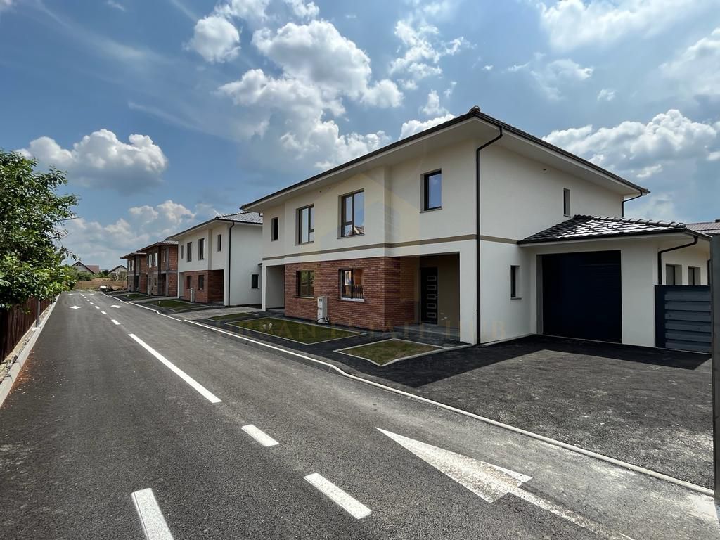 Vanzare Duplex, 150 mp, teren 215, garaj, zona Stadion - Poză 1