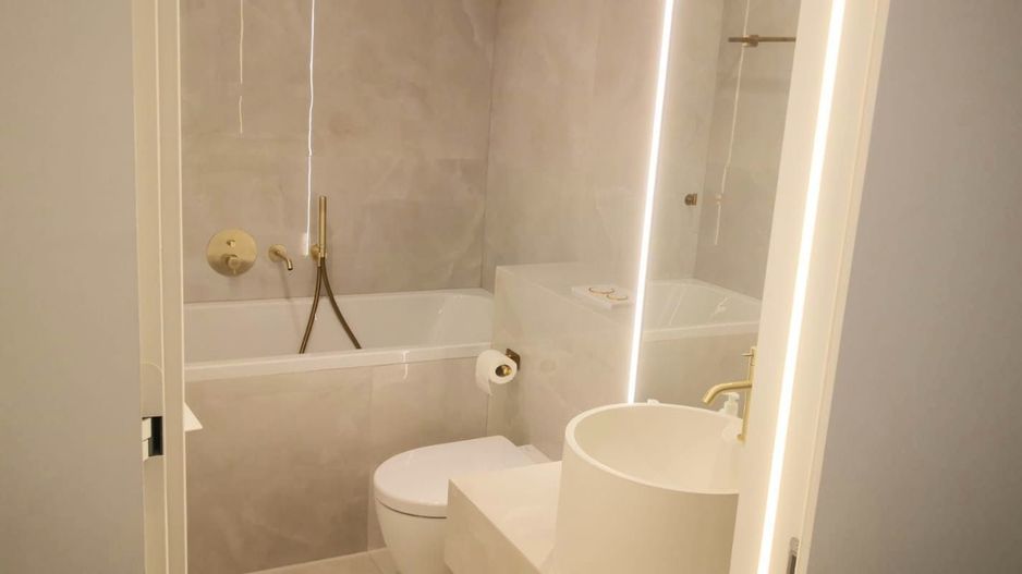 PRIMA INCHIRIERE APARTAMENT DOUA CAMERE SUPERB CORTINA NORTH - Poză 12