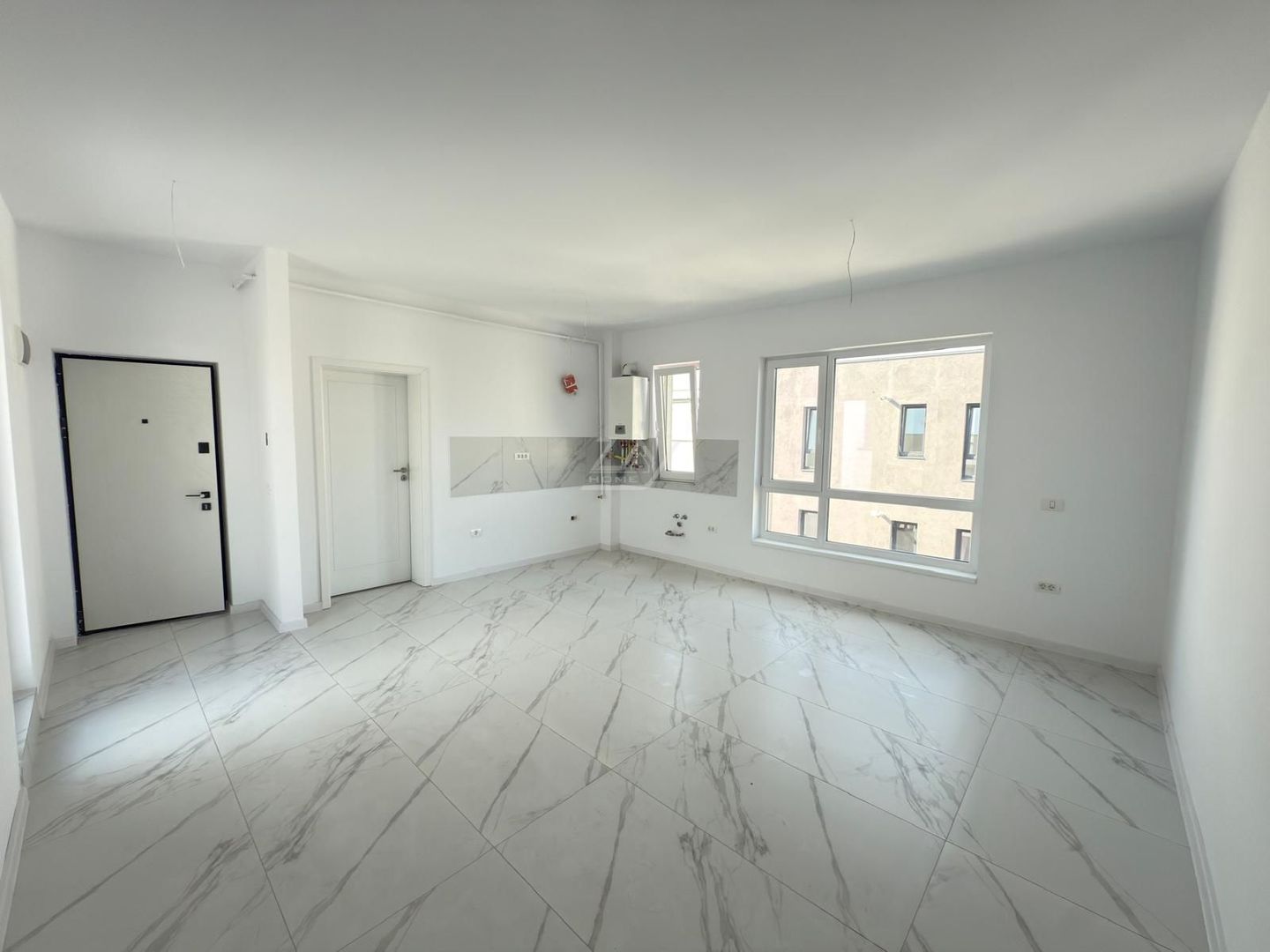Bloc finalizat. Terasa 45 mp. Loc de parcare. - Poză 1