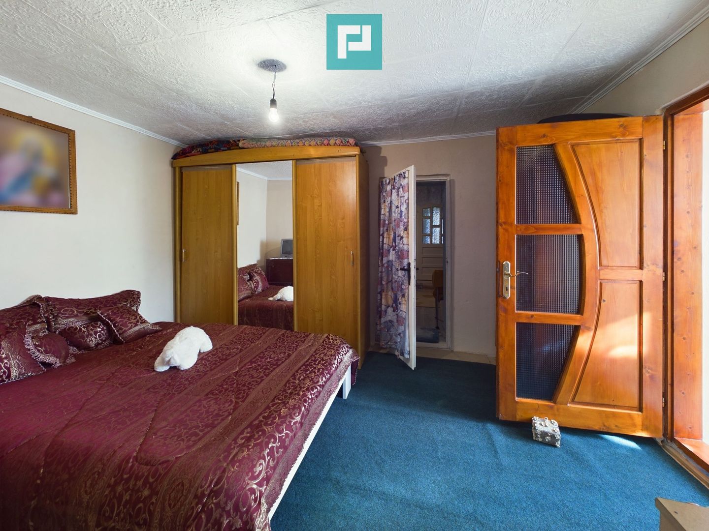 Casă cu front stradal generos - Poză 5