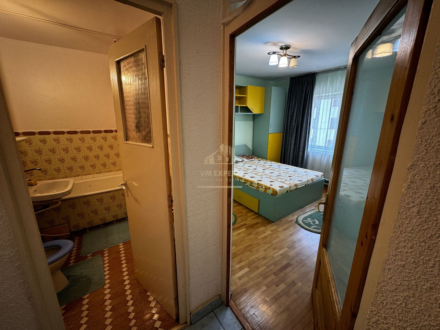 APARTAMENT 2 CAMERE CÂMPULUNG, ETAJ 2, GRUI - Poză 3