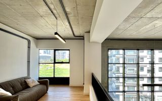 Brick Lofts Unitate pe 2 Niveluri / Bucătărie Mobilata / Vedere Lac - Poză 9