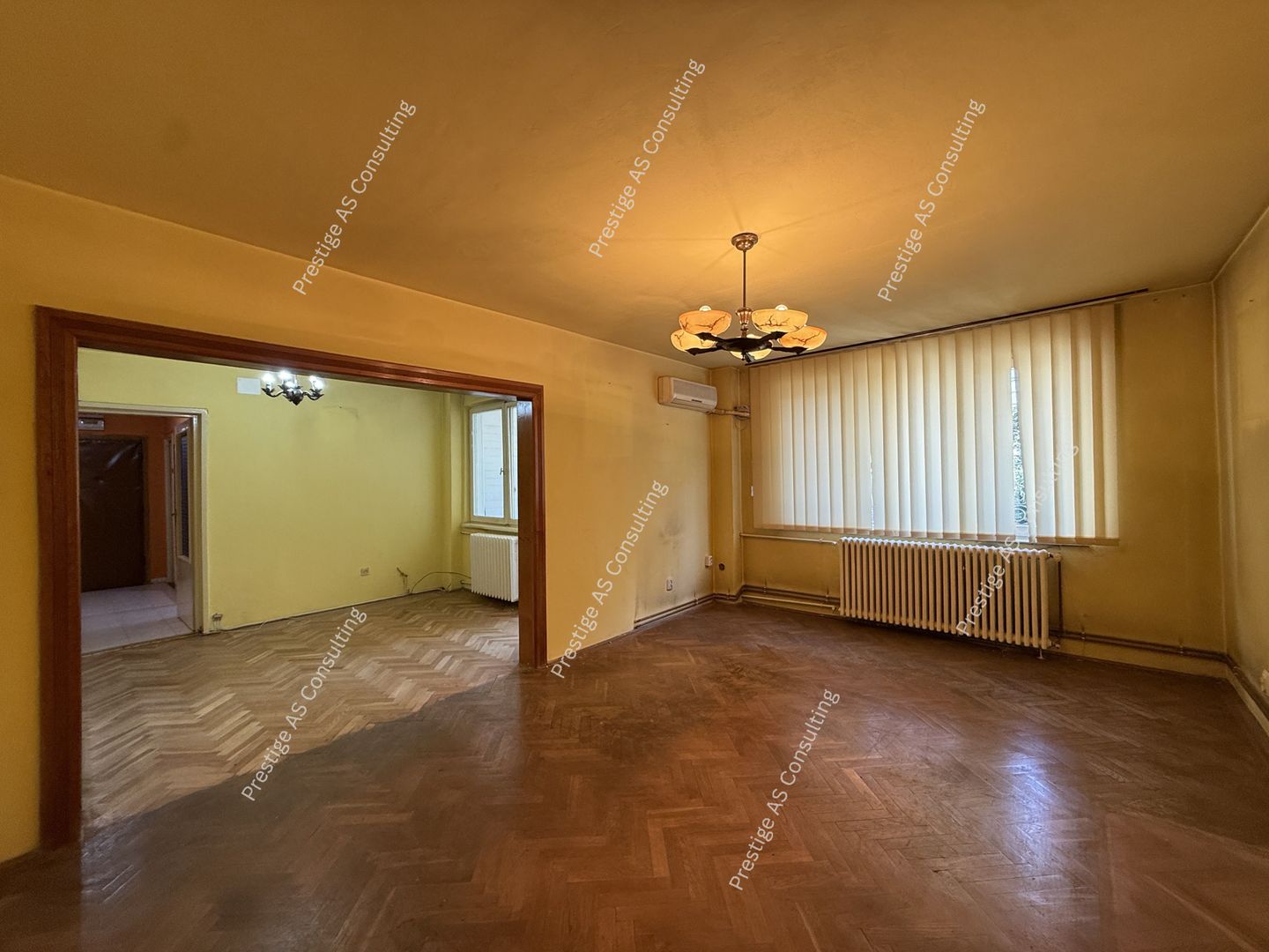 Apartament 4 camere, parter inalt zona Punctele Cardinale - Central - Poză 2