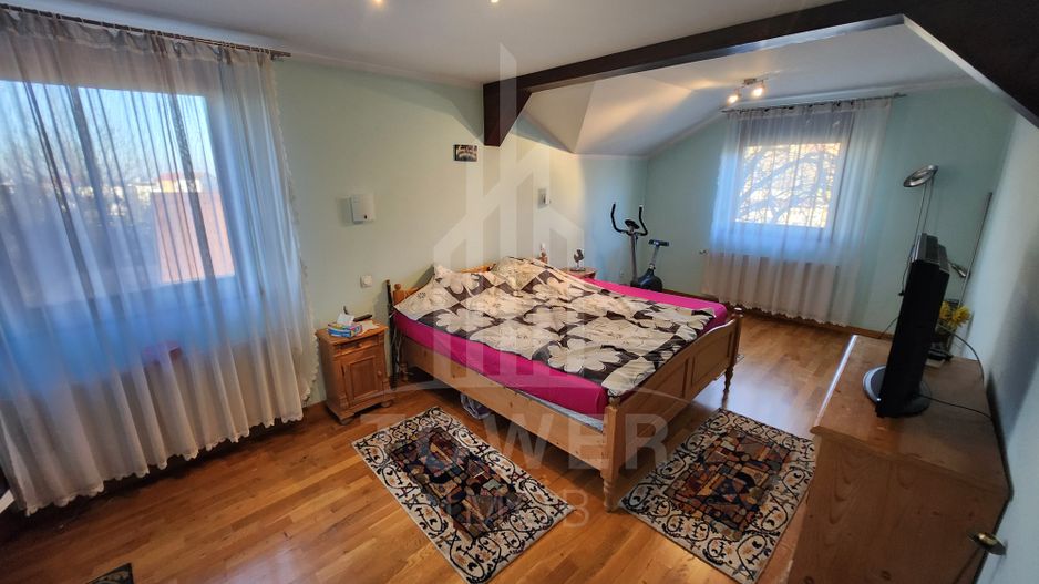 Casa 4 camere zona Centrala 600 mp teren - Poză 2