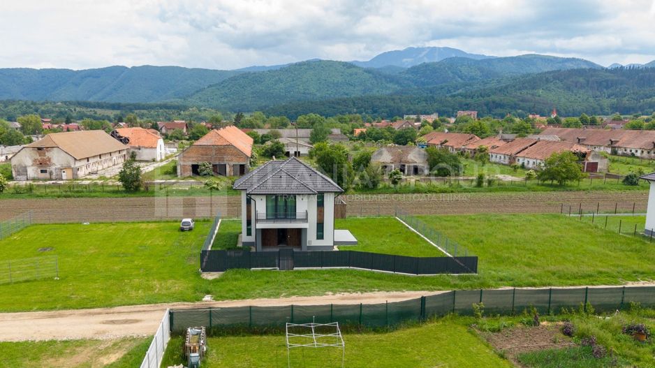 Casa individuala 4 camere, teren de 596 mp, partial mobilata, Cristian - Poză 28