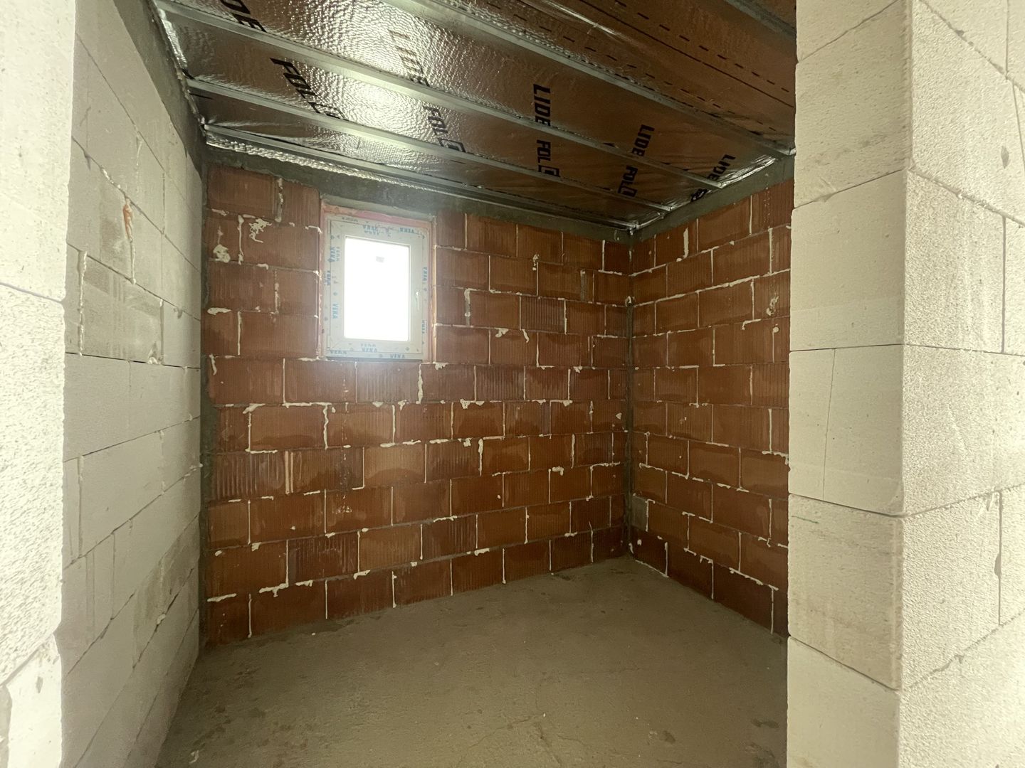 CASA LA ROȘU 220 MP | ZONA RETRASA CU VEDERE PANORAMICA| MARGINEA - Poză 17