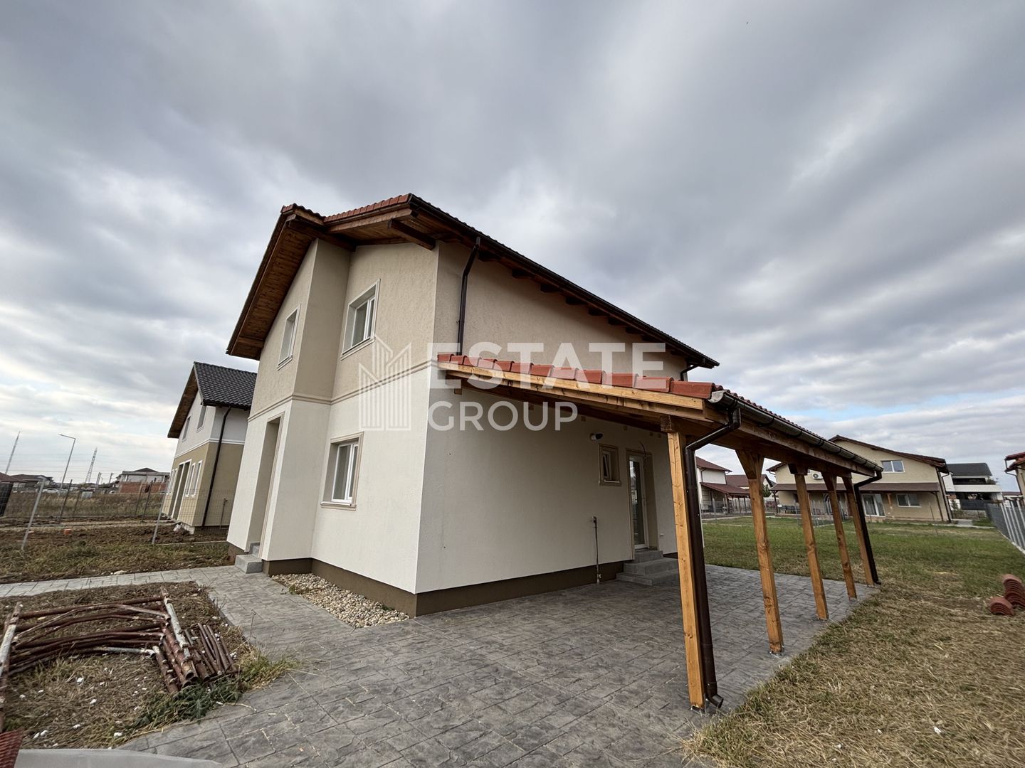 Casa individuala cu 5 camere in Mosnita Noua zona castel - Poză 11