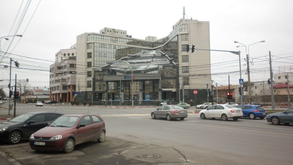 cladire de birouri Ploiesti - Poză 1